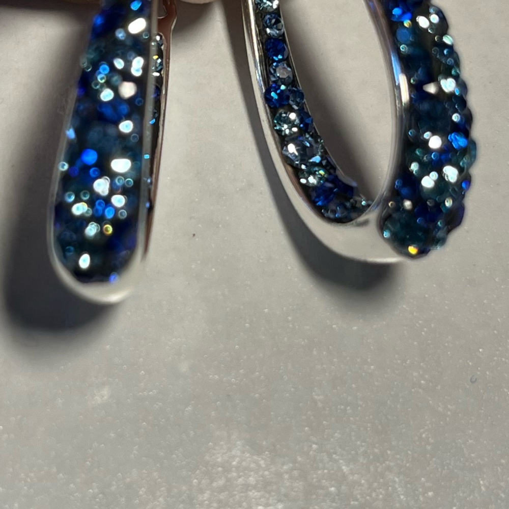 EUC. Silver tone earrings with blue crystals approx 1-1/4” - JCM brass Thailand - Picture 3 of 4